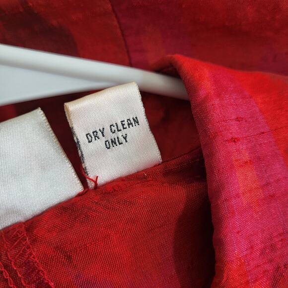 Chicos Silk Blouse Womens Medium Chicos 1 Red Button Up Top Collard V Neckline - Picture 7 of 12